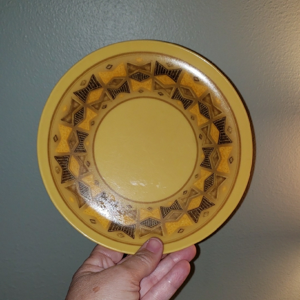 Set of 7 MCM Vintage Yellow Geometric Pattern Plate